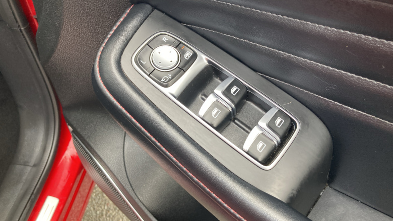 MG Hs 1.5 T-GDI Exclusive 5dr DCT Petrol Hatchback